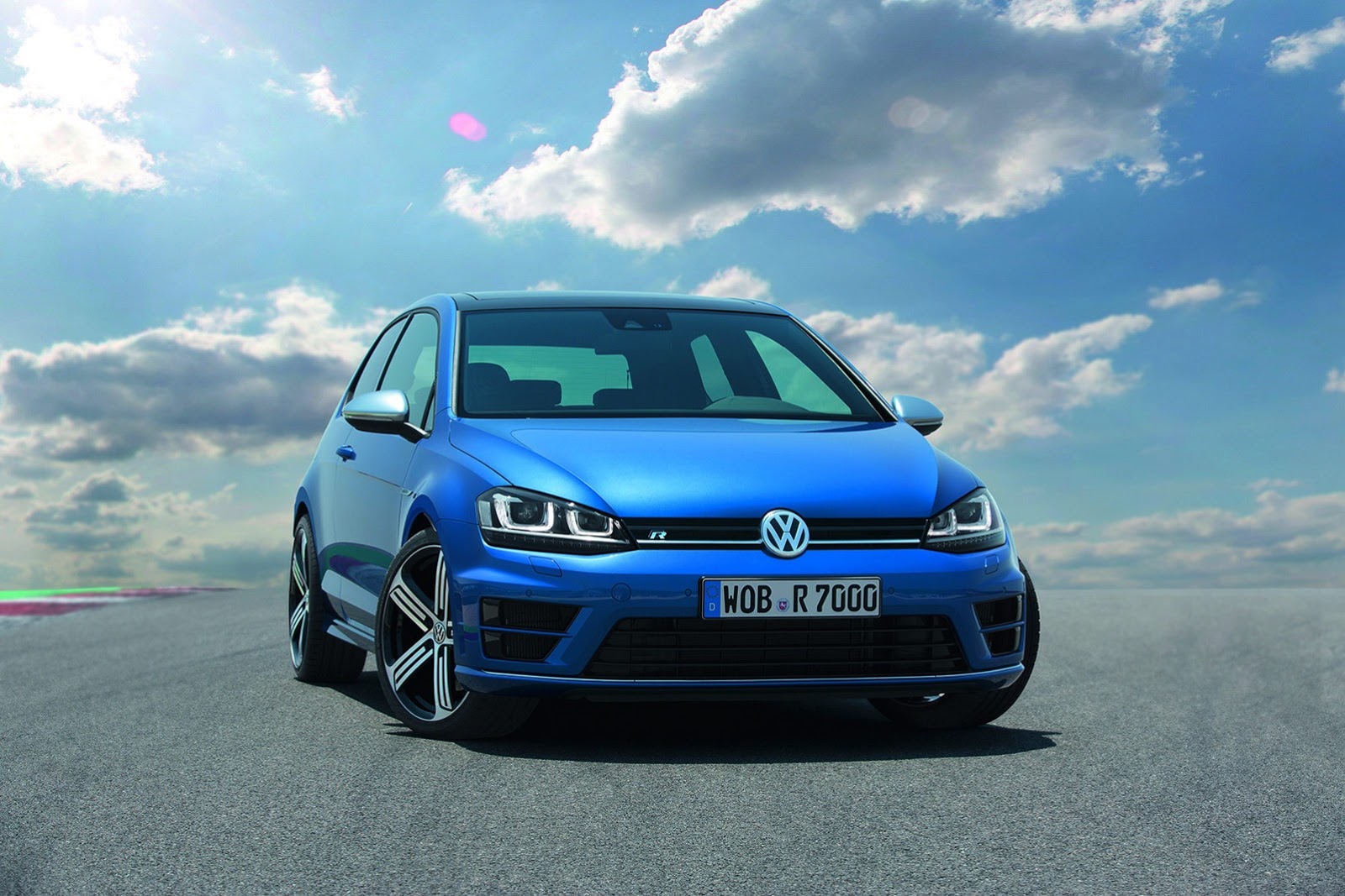 Volkswagen ra mắt mẫu Golf R 2014 [video]